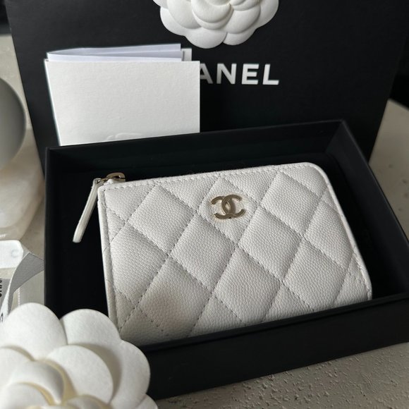 (New) Chanel 22k White O Ring Case / Card Case / Zipped Card Case - Picture 1 of 4